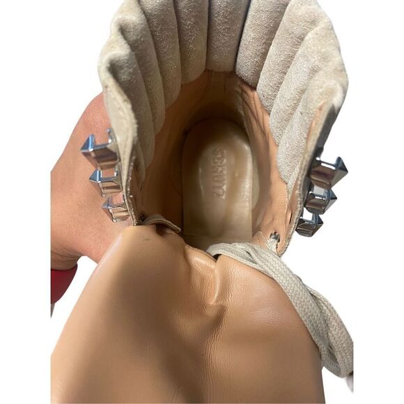 Schutz Wooman’s Sutton Bootie in Oyster Size 6.5 New with Defect - Picture 5 of 7